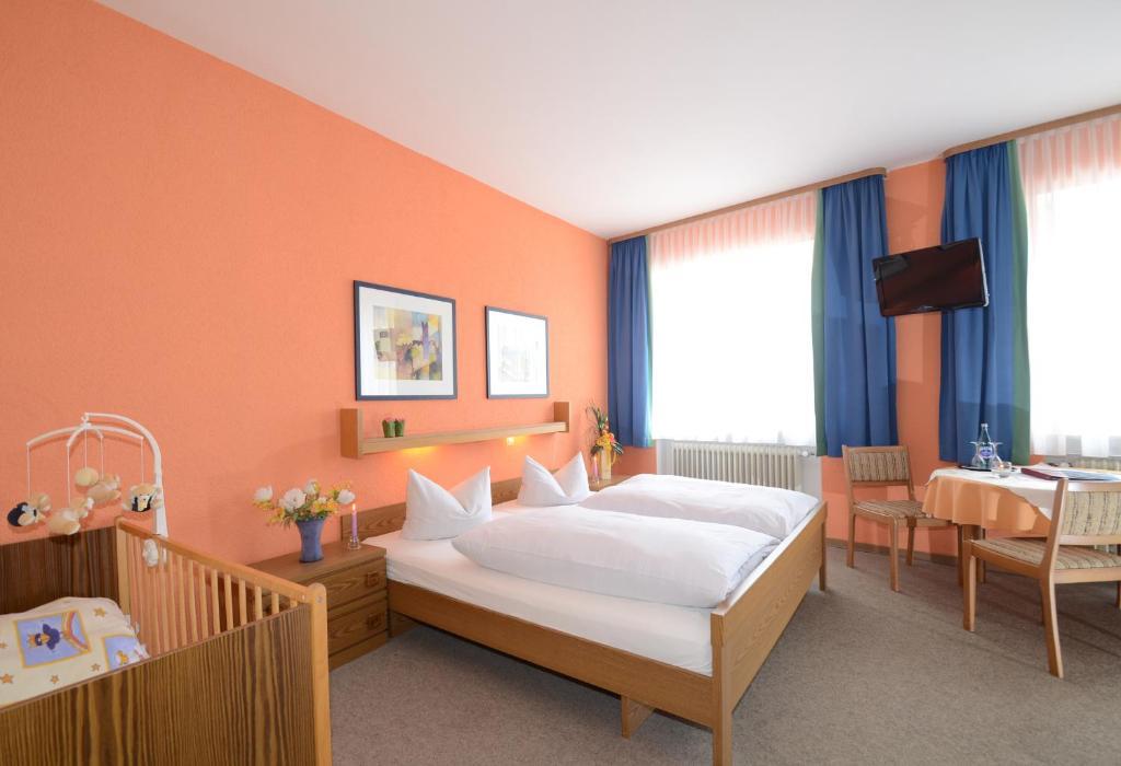Gasthof Zur Post Hotel Und Parkplatz Vohenstrauss Ruang foto