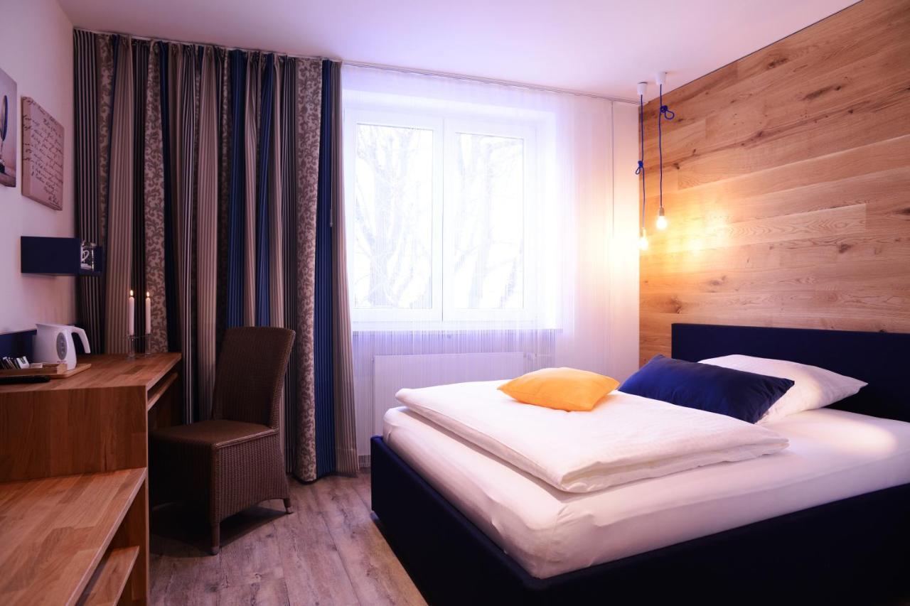Gasthof Zur Post Hotel Und Parkplatz Vohenstrauss Bagian luar foto