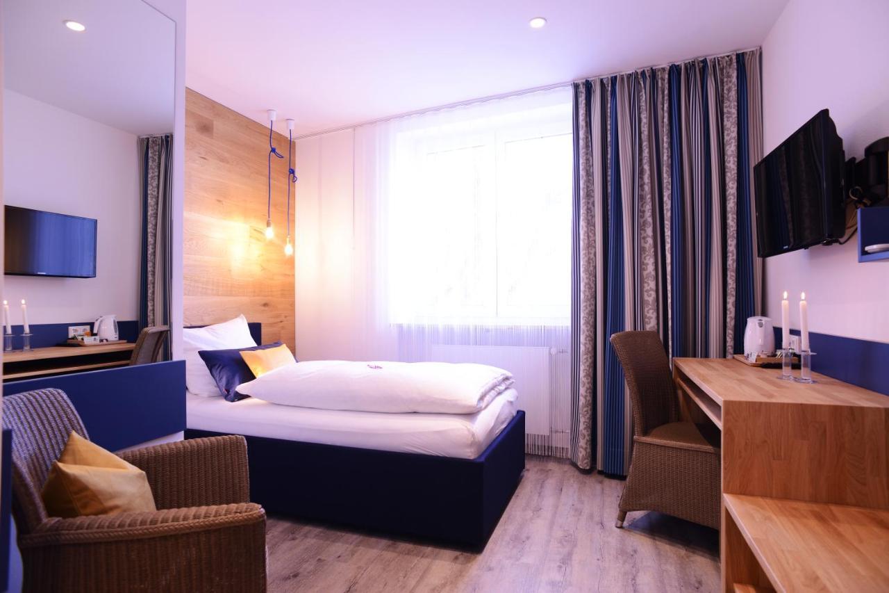 Gasthof Zur Post Hotel Und Parkplatz Vohenstrauss Bagian luar foto